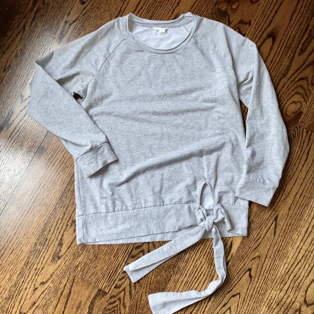 Caslon Bottom Tie Crew Gray Sweatshirt, Medium, Like New. - Picture 3 of 4